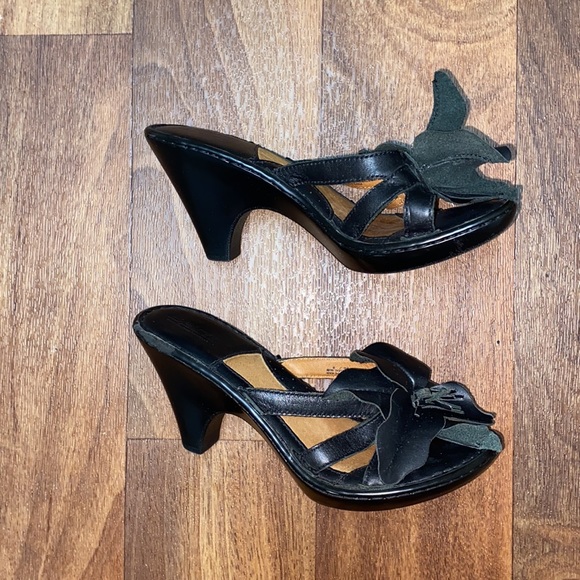 Born Crown Layla Leather Floral Heels - Picture 2 of 14